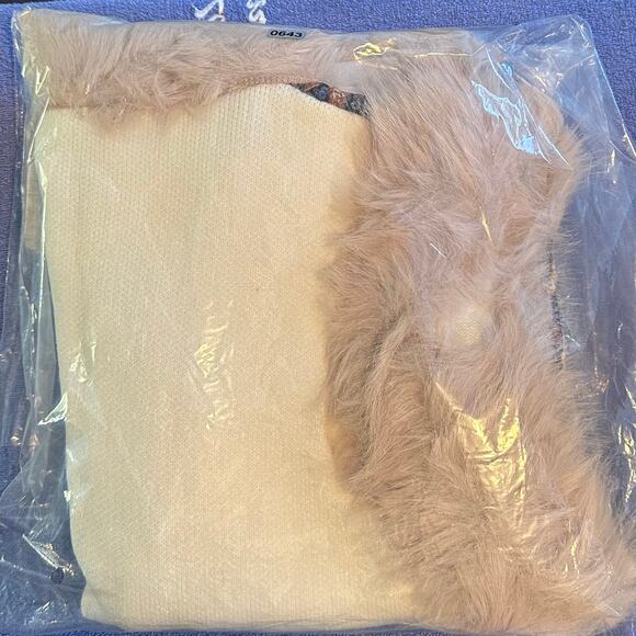 NWT, Women’s One-Size Leopard Sequin Faux Fur Trim Vest, K643 - Picture 13 of 14